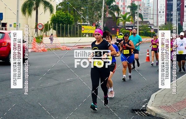 Buy your photos of the eventMeia Maratona de Blumenau on Fotop