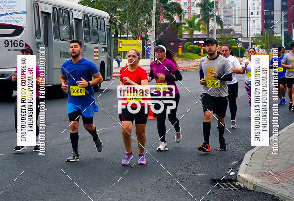 Buy your photos of the eventMeia Maratona de Blumenau on Fotop