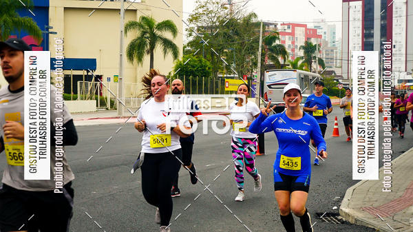 Buy your photos of the eventMeia Maratona de Blumenau on Fotop