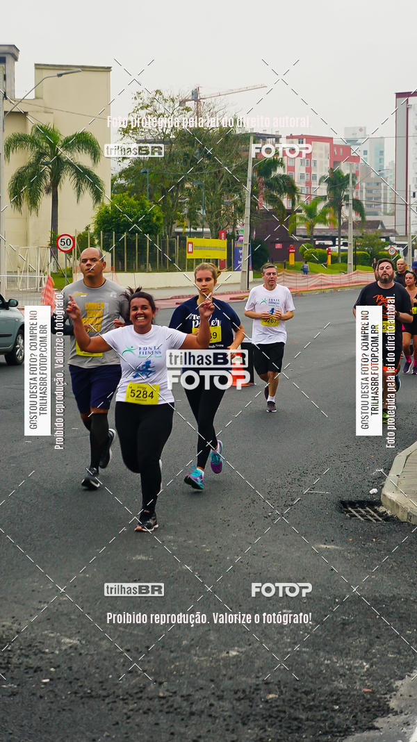 Buy your photos of the eventMeia Maratona de Blumenau on Fotop