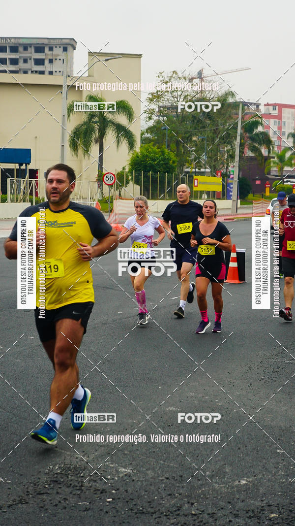 Buy your photos of the eventMeia Maratona de Blumenau on Fotop