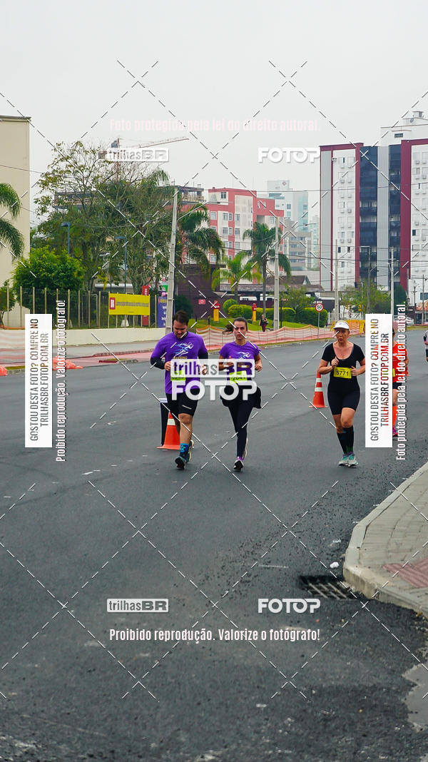 Buy your photos of the eventMeia Maratona de Blumenau on Fotop