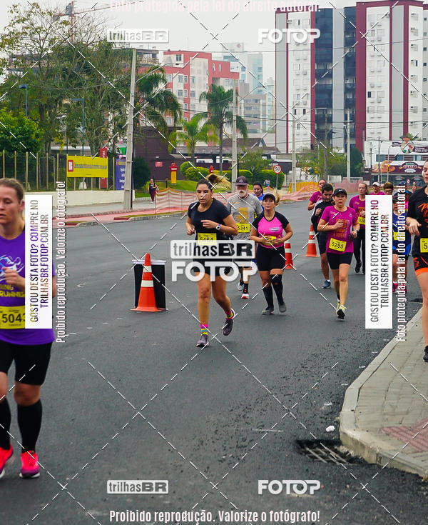 Buy your photos of the eventMeia Maratona de Blumenau on Fotop