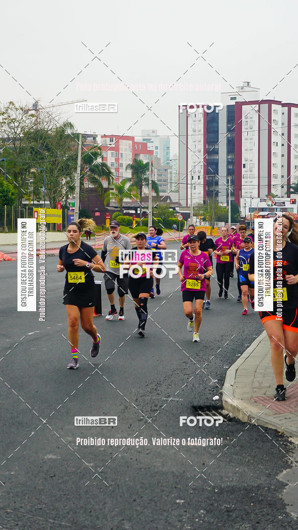 Buy your photos of the eventMeia Maratona de Blumenau on Fotop
