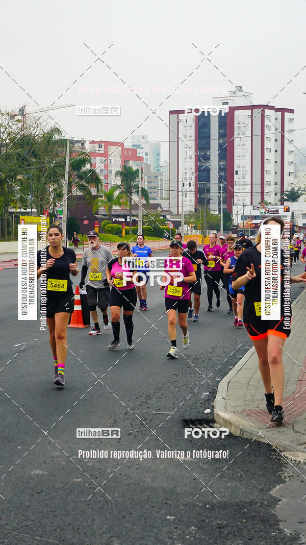 Buy your photos of the eventMeia Maratona de Blumenau on Fotop
