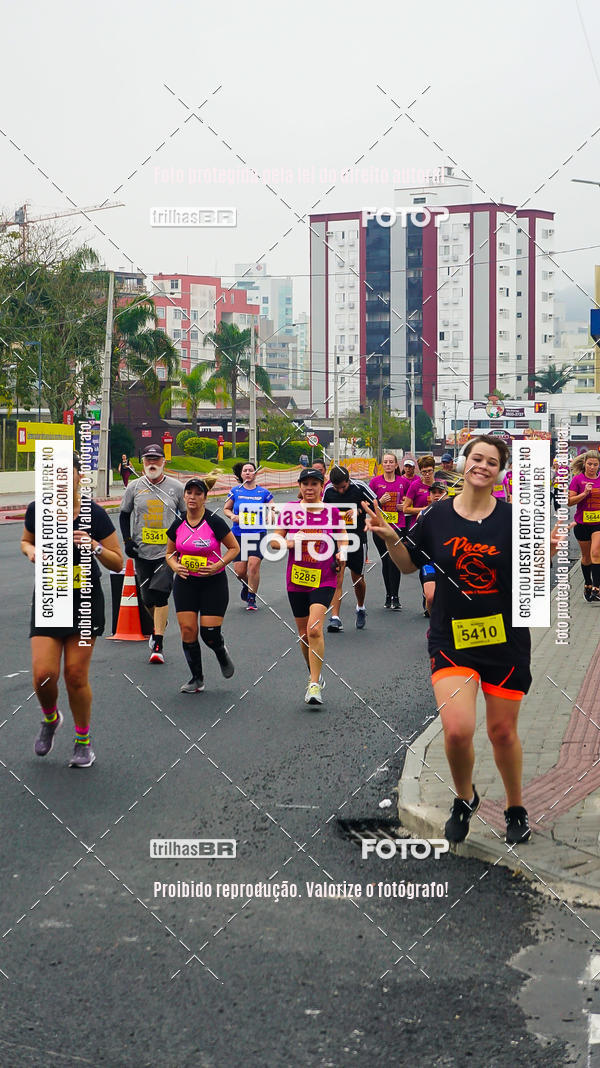 Buy your photos of the eventMeia Maratona de Blumenau on Fotop