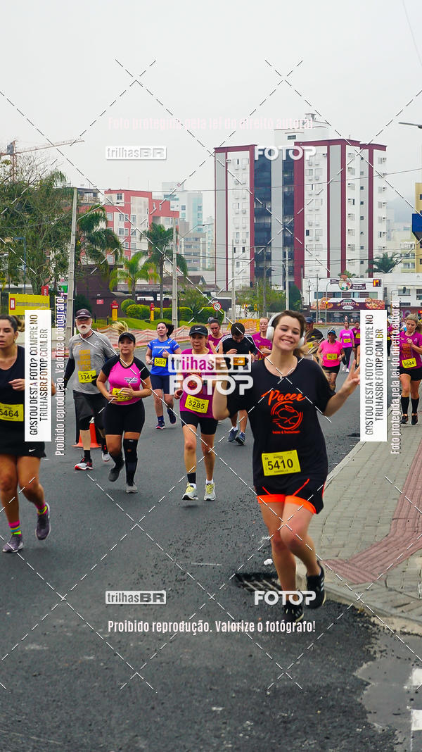 Buy your photos of the eventMeia Maratona de Blumenau on Fotop