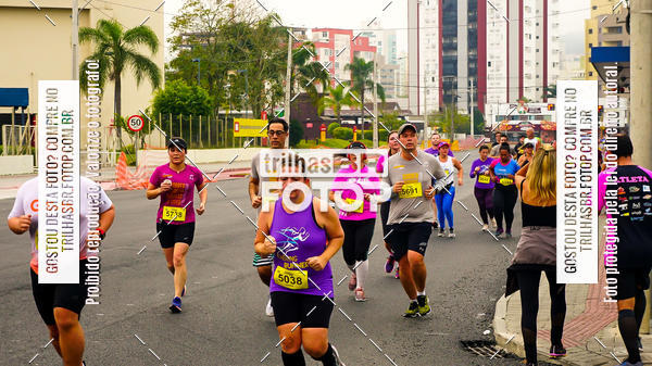 Buy your photos of the eventMeia Maratona de Blumenau on Fotop