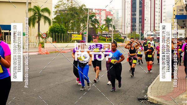 Buy your photos of the eventMeia Maratona de Blumenau on Fotop
