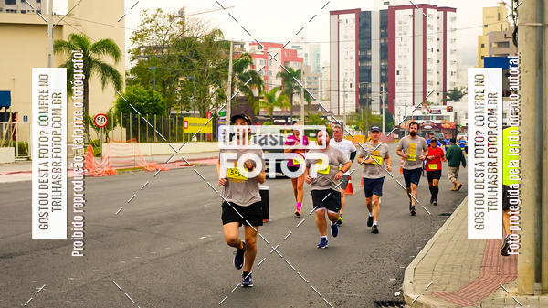 Buy your photos of the eventMeia Maratona de Blumenau on Fotop