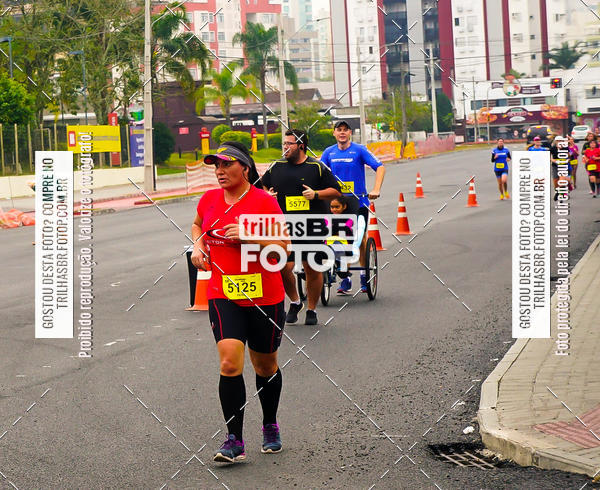 Buy your photos of the eventMeia Maratona de Blumenau on Fotop