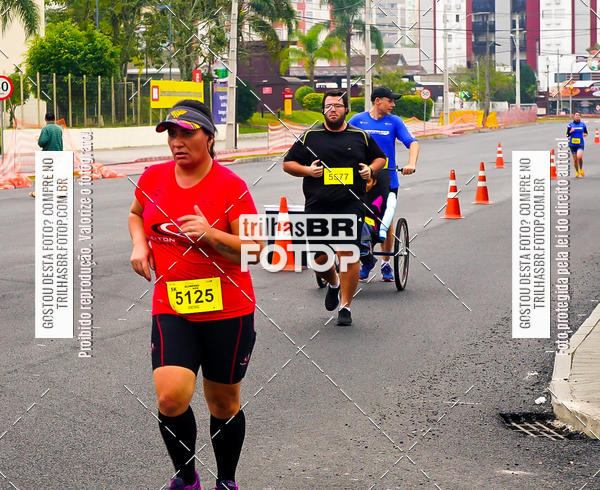 Buy your photos of the eventMeia Maratona de Blumenau on Fotop