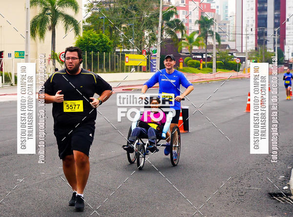 Buy your photos of the eventMeia Maratona de Blumenau on Fotop