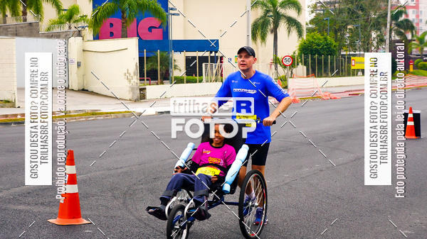 Buy your photos of the eventMeia Maratona de Blumenau on Fotop