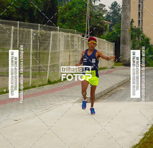 Buy your photos of the eventMeia Maratona de Blumenau on Fotop