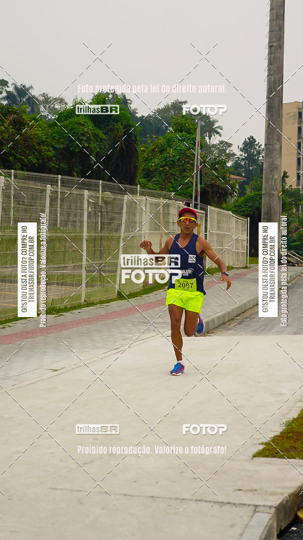 Buy your photos of the eventMeia Maratona de Blumenau on Fotop