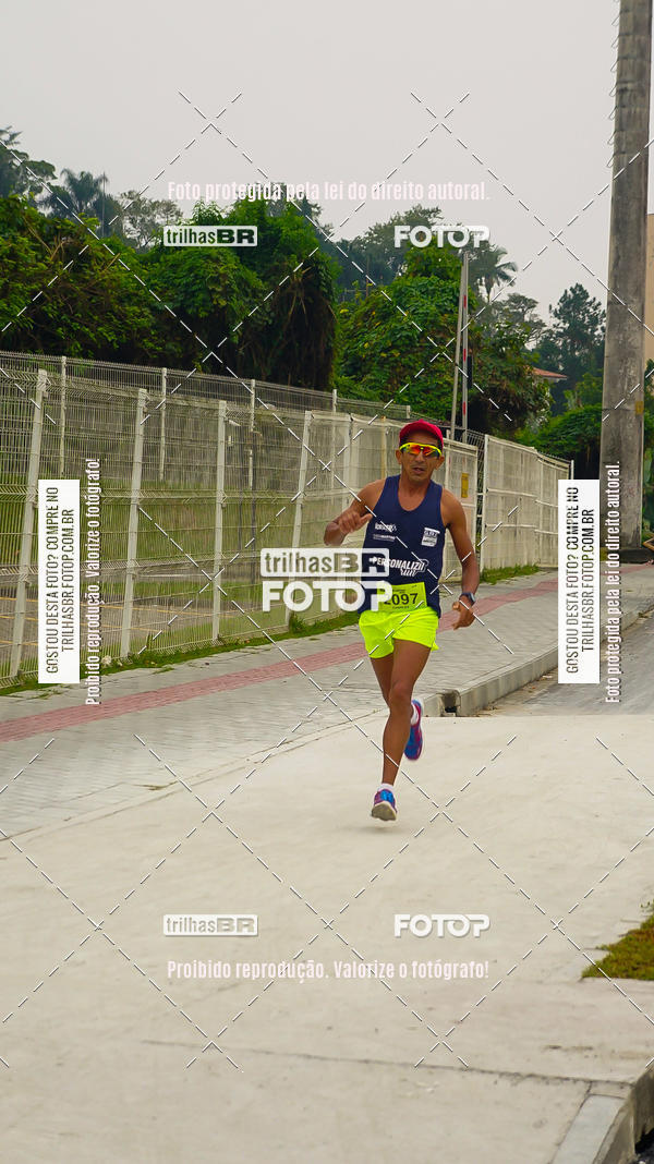 Buy your photos of the eventMeia Maratona de Blumenau on Fotop