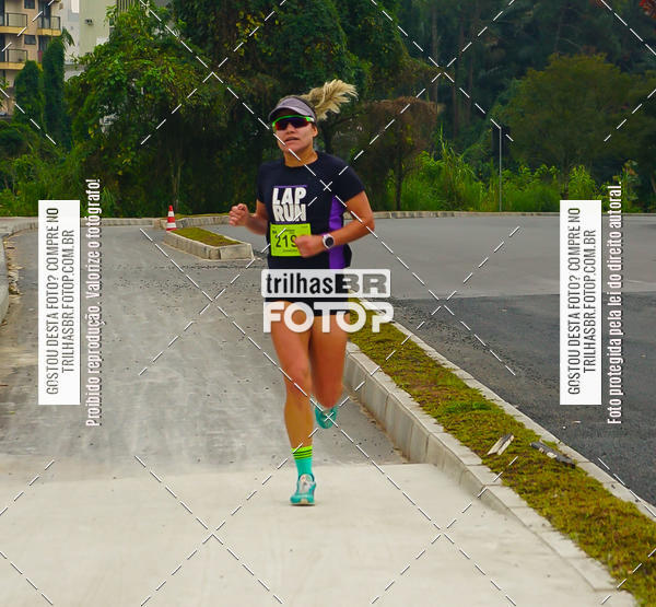 Buy your photos of the eventMeia Maratona de Blumenau on Fotop