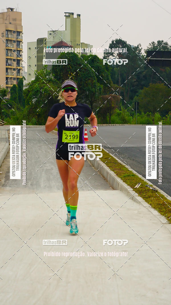 Buy your photos of the eventMeia Maratona de Blumenau on Fotop