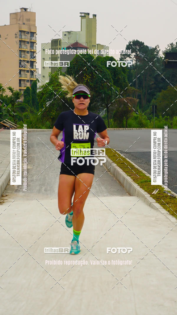 Buy your photos of the eventMeia Maratona de Blumenau on Fotop