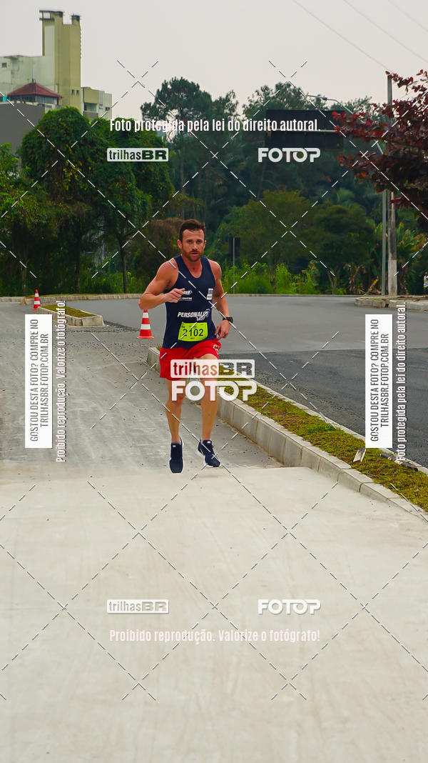 Buy your photos of the eventMeia Maratona de Blumenau on Fotop