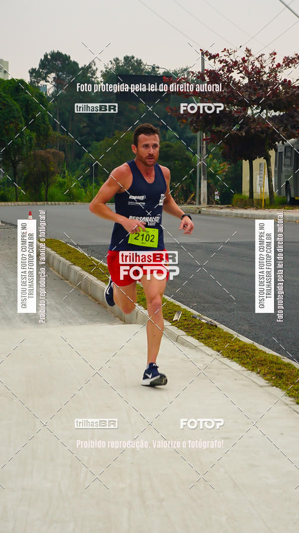 Buy your photos of the eventMeia Maratona de Blumenau on Fotop