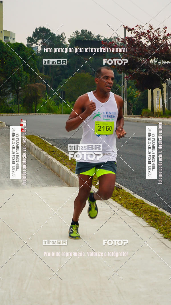Buy your photos of the eventMeia Maratona de Blumenau on Fotop