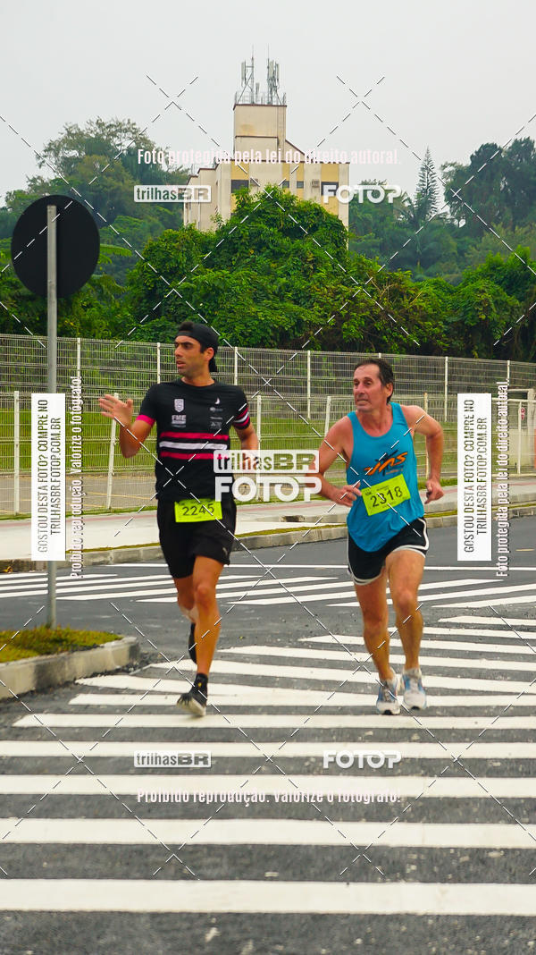 Buy your photos of the eventMeia Maratona de Blumenau on Fotop
