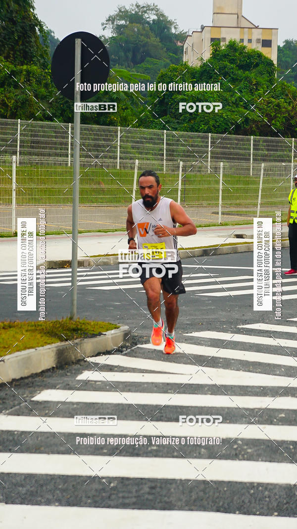 Buy your photos of the eventMeia Maratona de Blumenau on Fotop