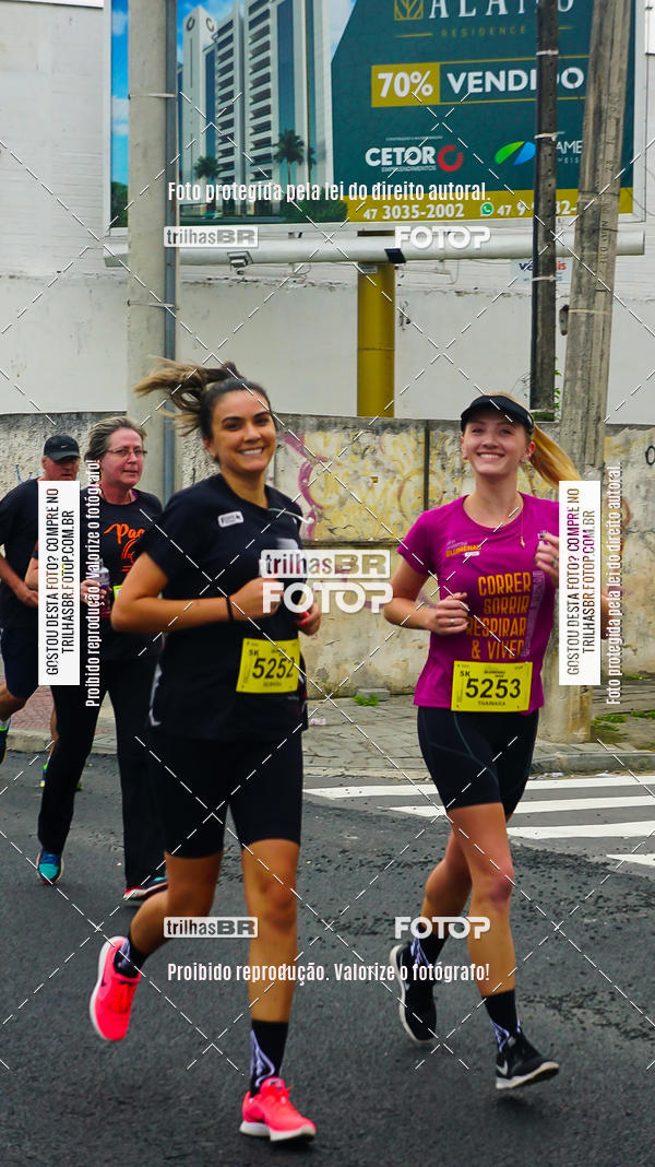 Buy your photos of the eventMeia Maratona de Blumenau on Fotop