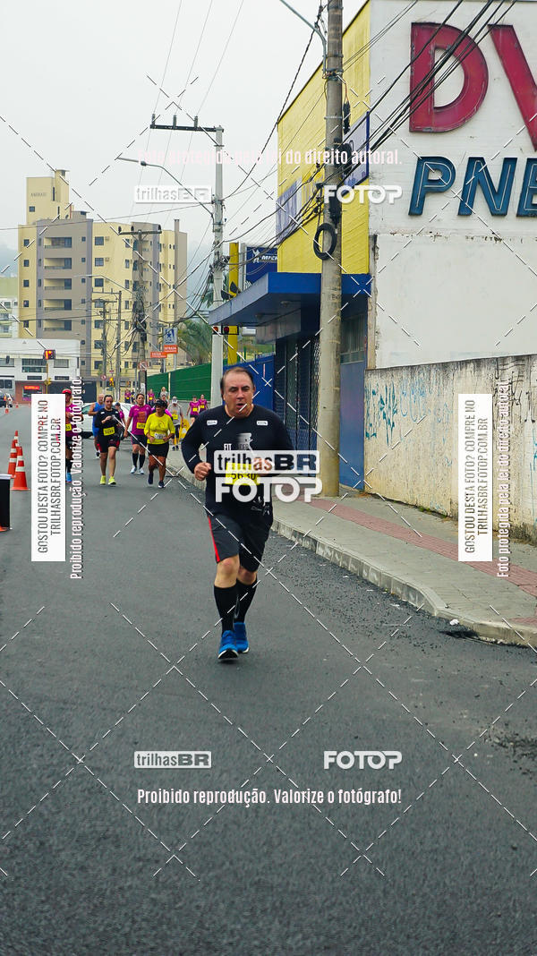 Buy your photos of the eventMeia Maratona de Blumenau on Fotop