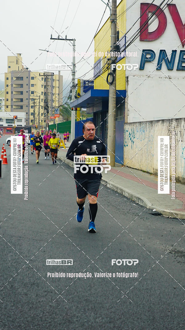 Buy your photos of the eventMeia Maratona de Blumenau on Fotop