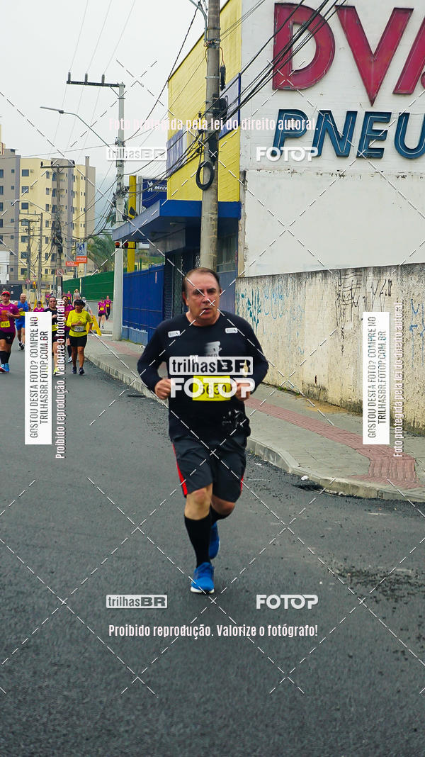 Buy your photos of the eventMeia Maratona de Blumenau on Fotop