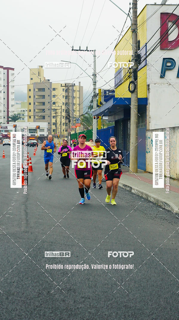 Buy your photos of the eventMeia Maratona de Blumenau on Fotop