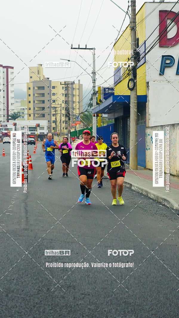 Buy your photos of the eventMeia Maratona de Blumenau on Fotop
