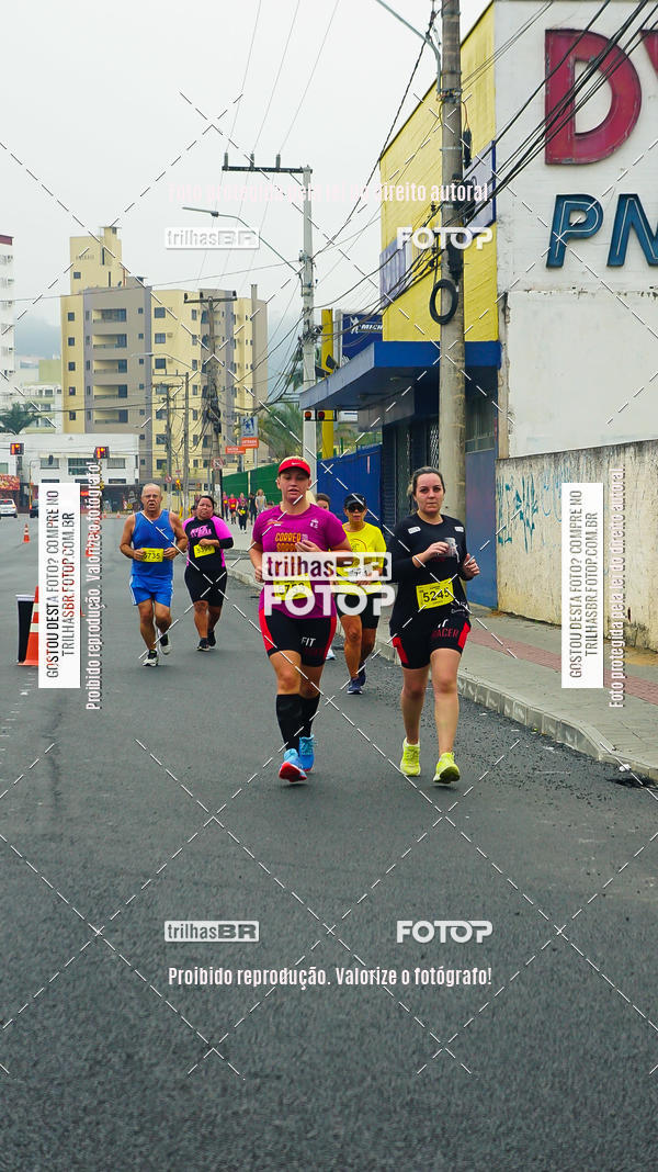Buy your photos of the eventMeia Maratona de Blumenau on Fotop