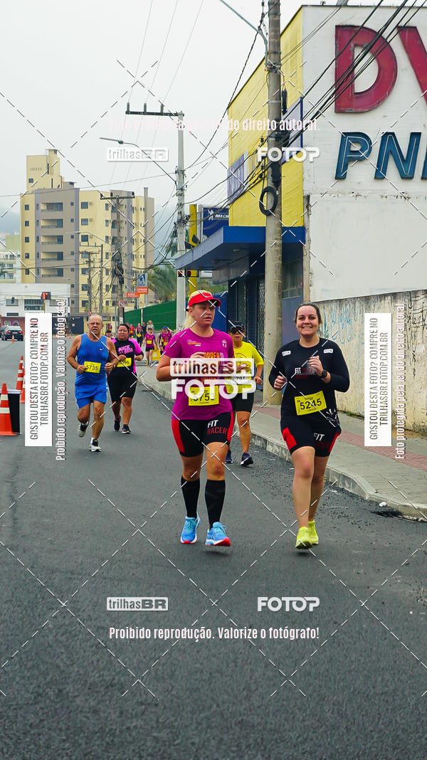 Buy your photos of the eventMeia Maratona de Blumenau on Fotop
