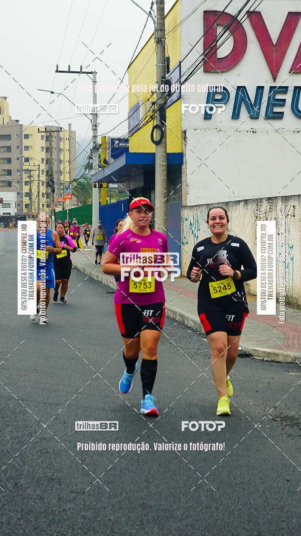 Buy your photos of the eventMeia Maratona de Blumenau on Fotop