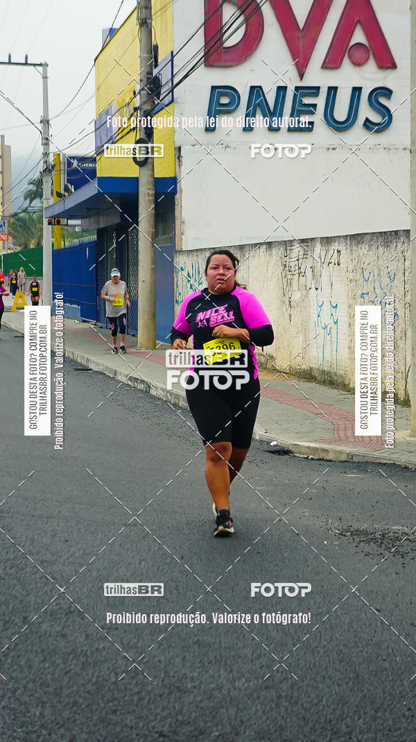 Buy your photos of the eventMeia Maratona de Blumenau on Fotop