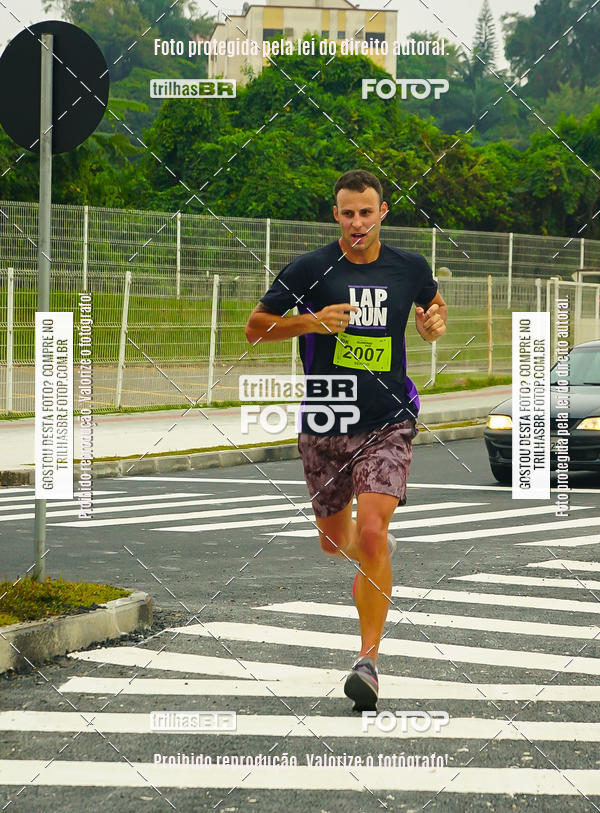 Buy your photos of the eventMeia Maratona de Blumenau on Fotop