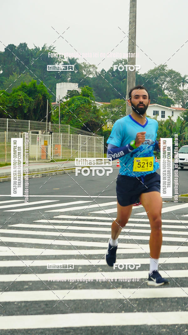 Buy your photos of the eventMeia Maratona de Blumenau on Fotop