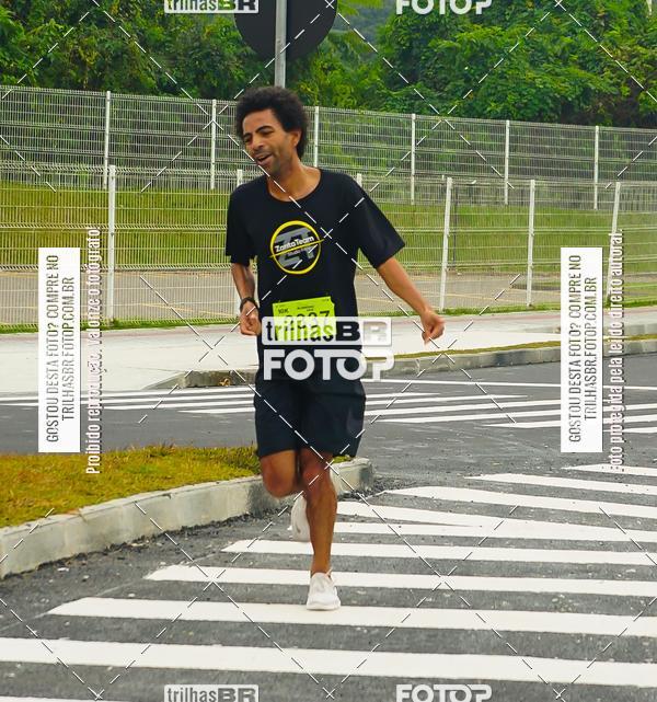 Buy your photos of the eventMeia Maratona de Blumenau on Fotop
