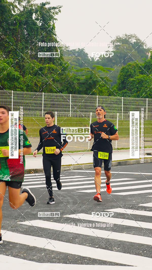 Buy your photos of the eventMeia Maratona de Blumenau on Fotop