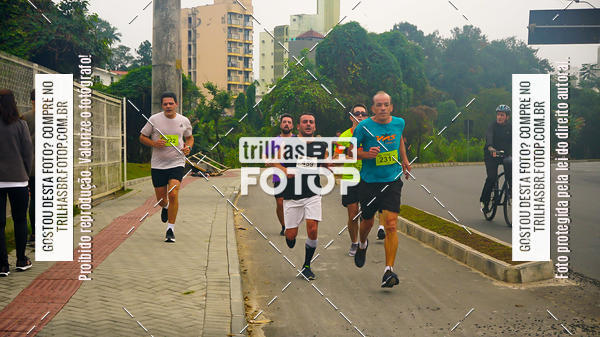Buy your photos of the eventMeia Maratona de Blumenau on Fotop