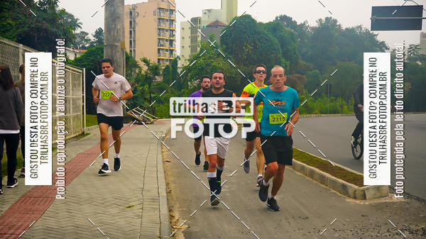 Buy your photos of the eventMeia Maratona de Blumenau on Fotop