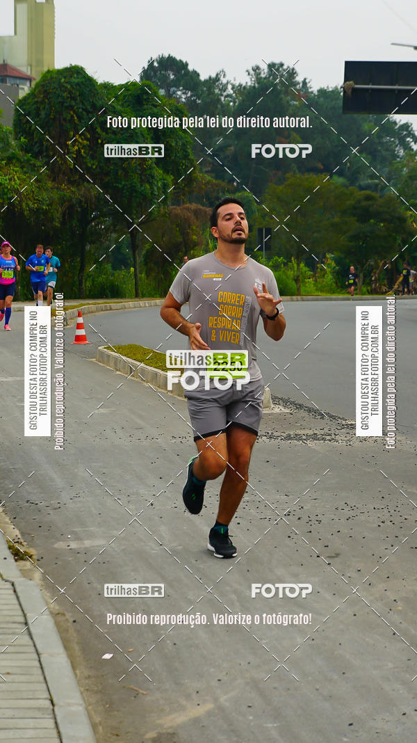Buy your photos of the eventMeia Maratona de Blumenau on Fotop