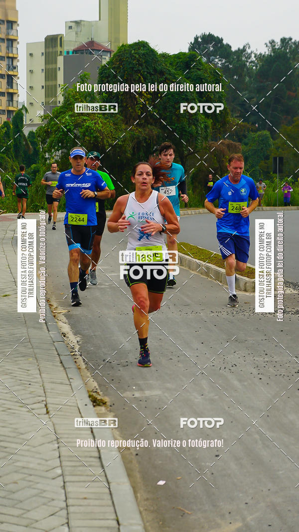 Buy your photos of the eventMeia Maratona de Blumenau on Fotop