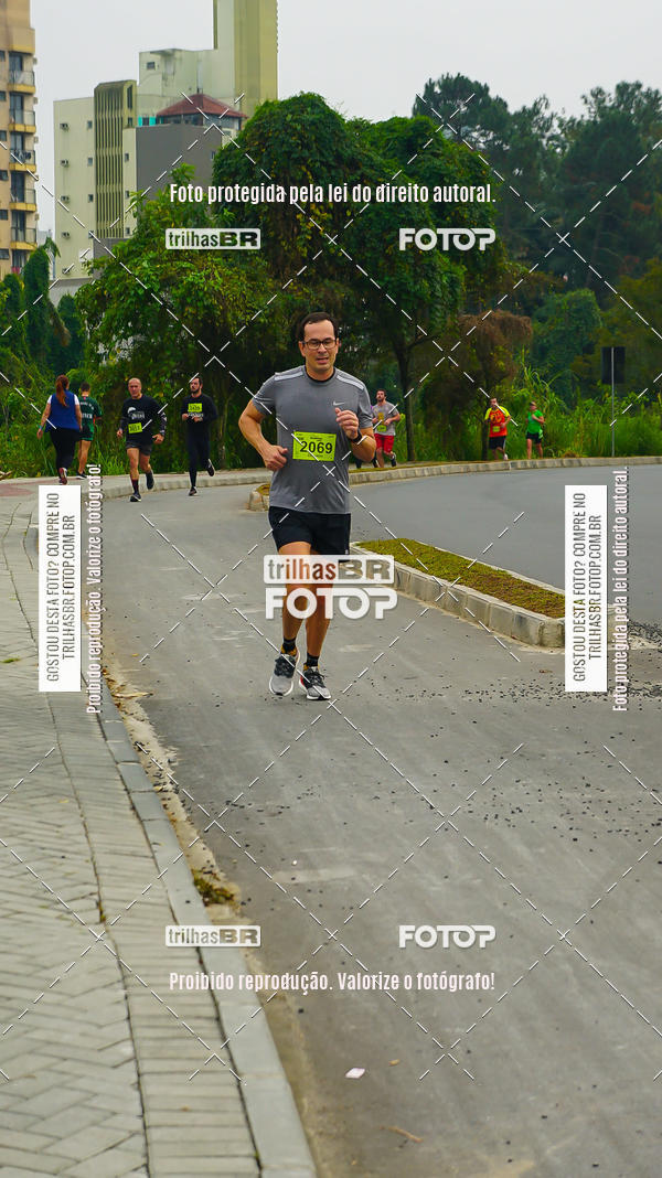 Buy your photos of the eventMeia Maratona de Blumenau on Fotop