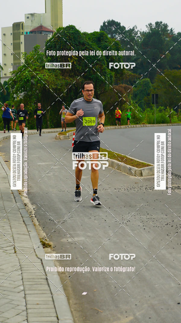Buy your photos of the eventMeia Maratona de Blumenau on Fotop
