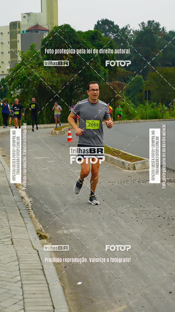Buy your photos of the eventMeia Maratona de Blumenau on Fotop